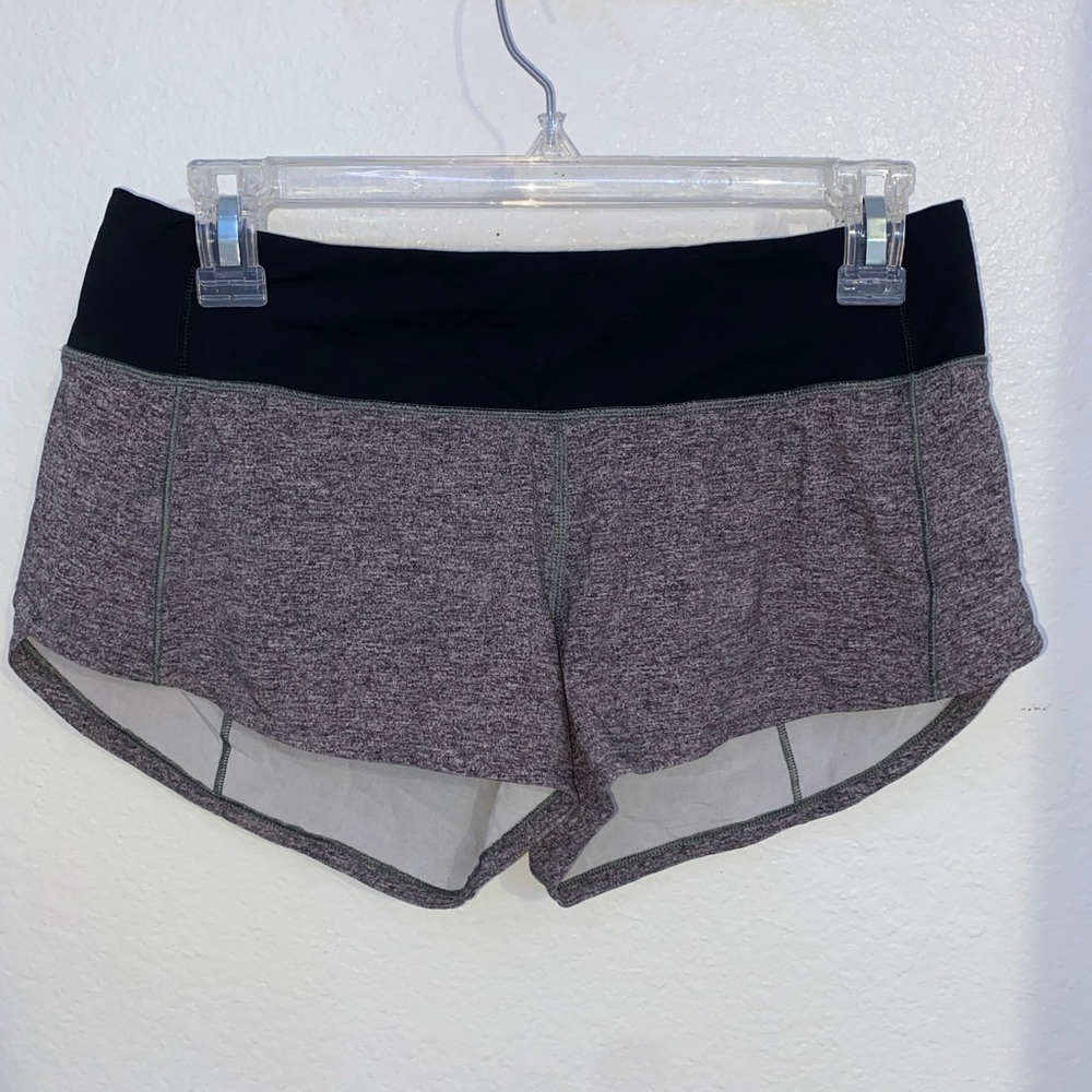 Lululemon Speed up low rise 2.5 inseam shorts